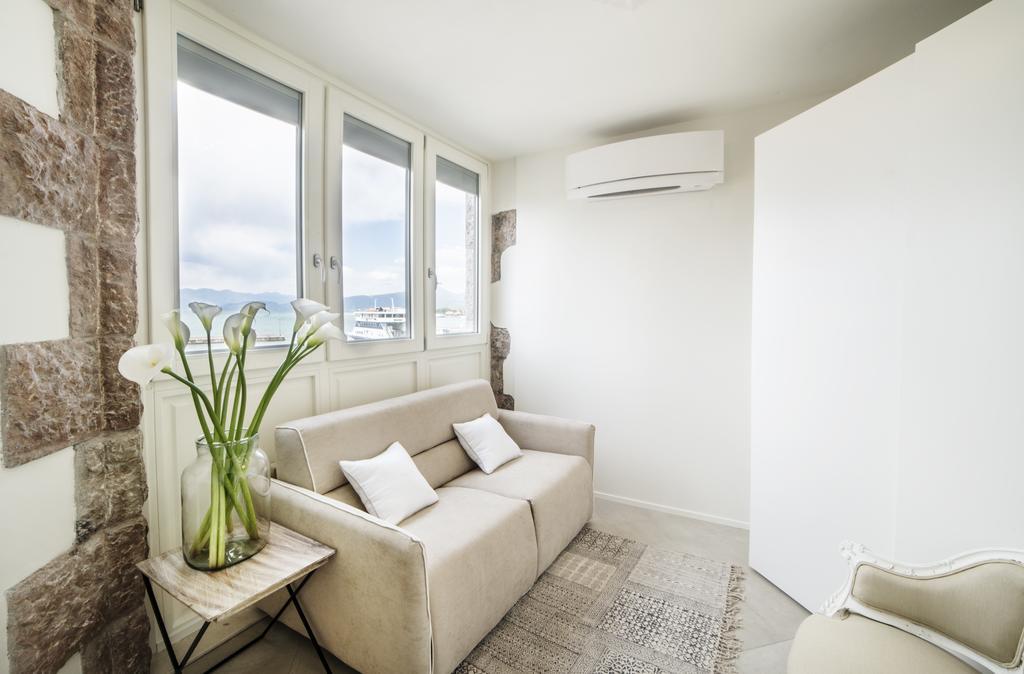 Riviera Carducci Rooms Πεσκιέρα ντελ Γκάρντα Εξωτερικό φωτογραφία