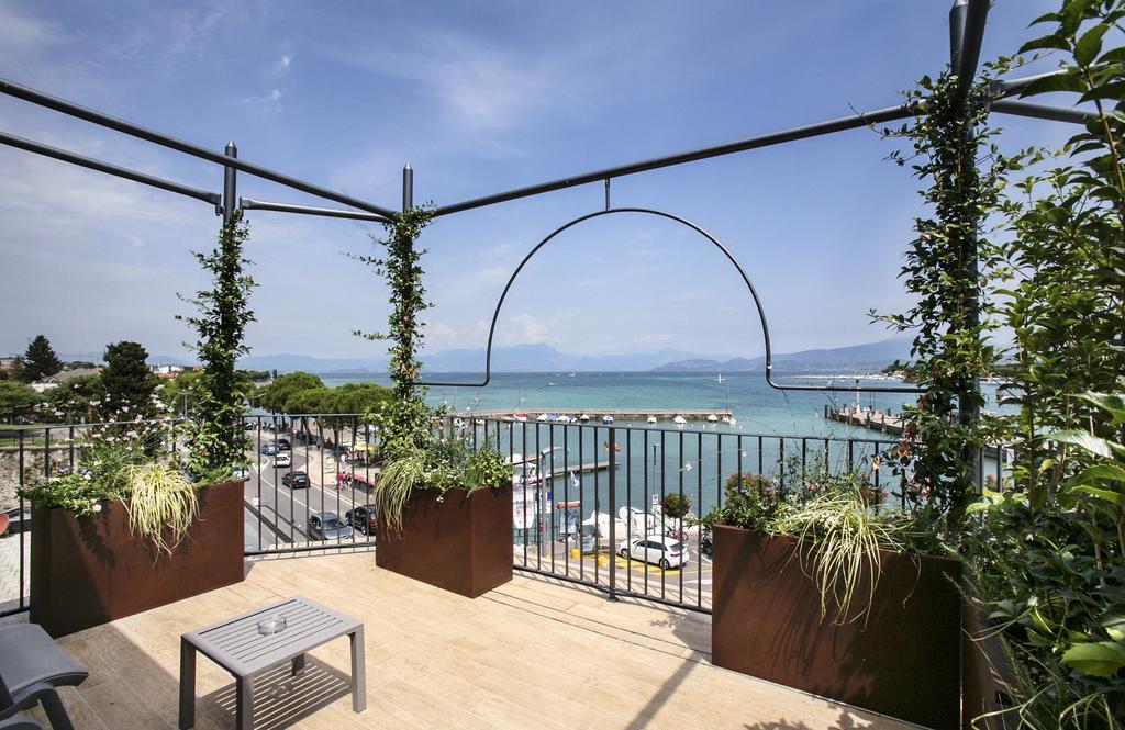 Riviera Carducci Rooms Πεσκιέρα ντελ Γκάρντα Εξωτερικό φωτογραφία