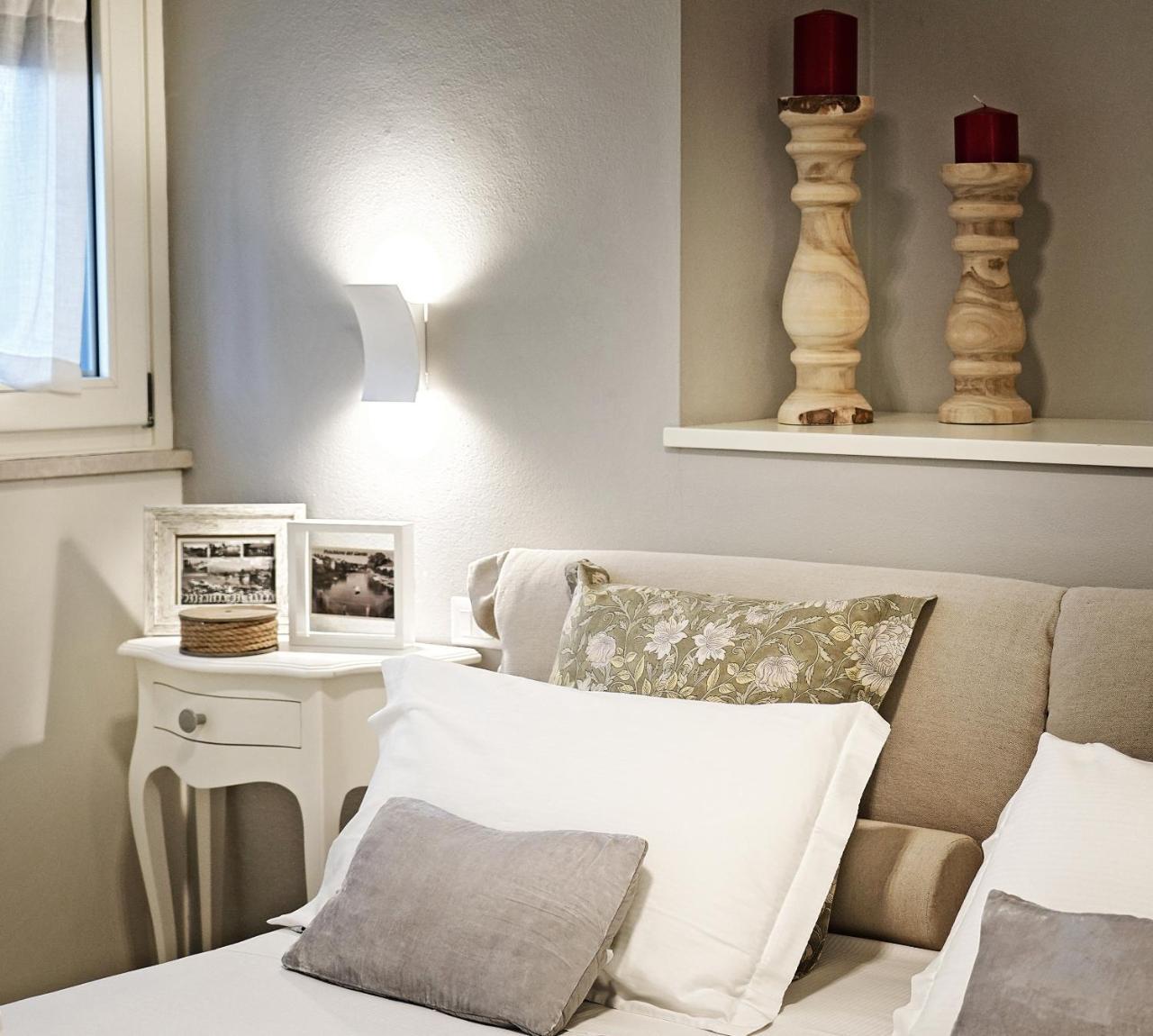 Riviera Carducci Rooms Πεσκιέρα ντελ Γκάρντα Εξωτερικό φωτογραφία