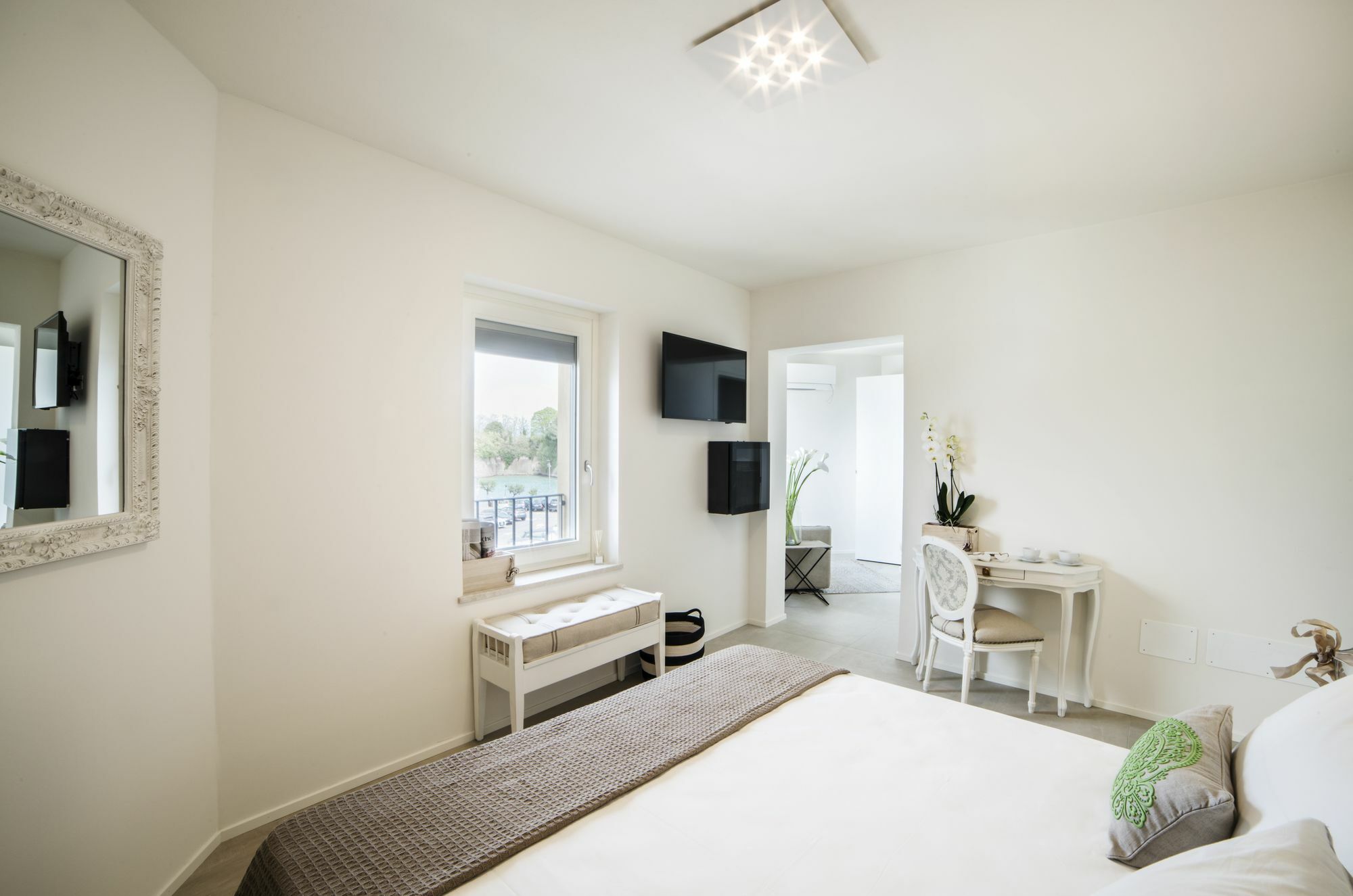 Riviera Carducci Rooms Πεσκιέρα ντελ Γκάρντα Εξωτερικό φωτογραφία