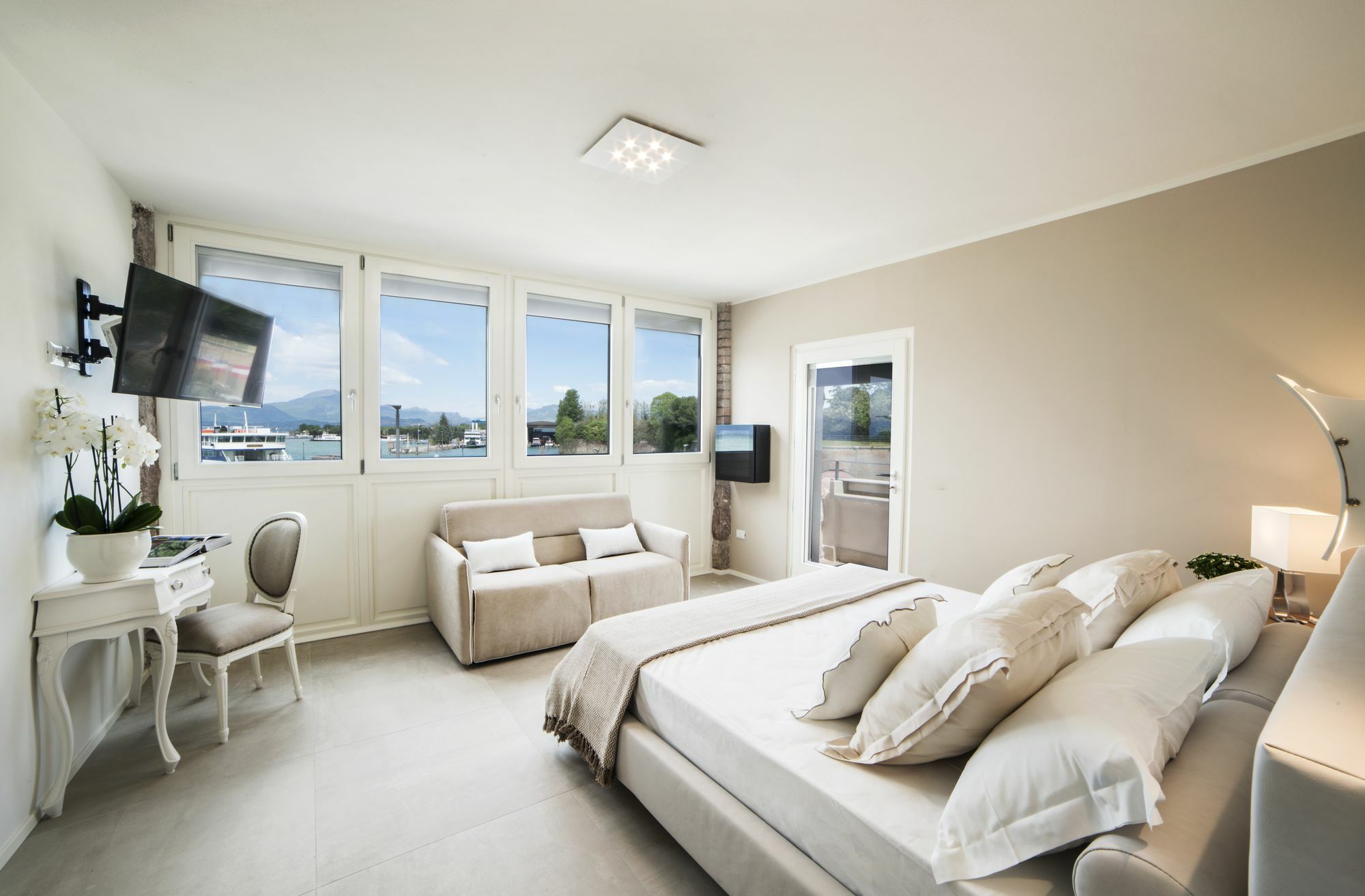 Riviera Carducci Rooms Πεσκιέρα ντελ Γκάρντα Εξωτερικό φωτογραφία